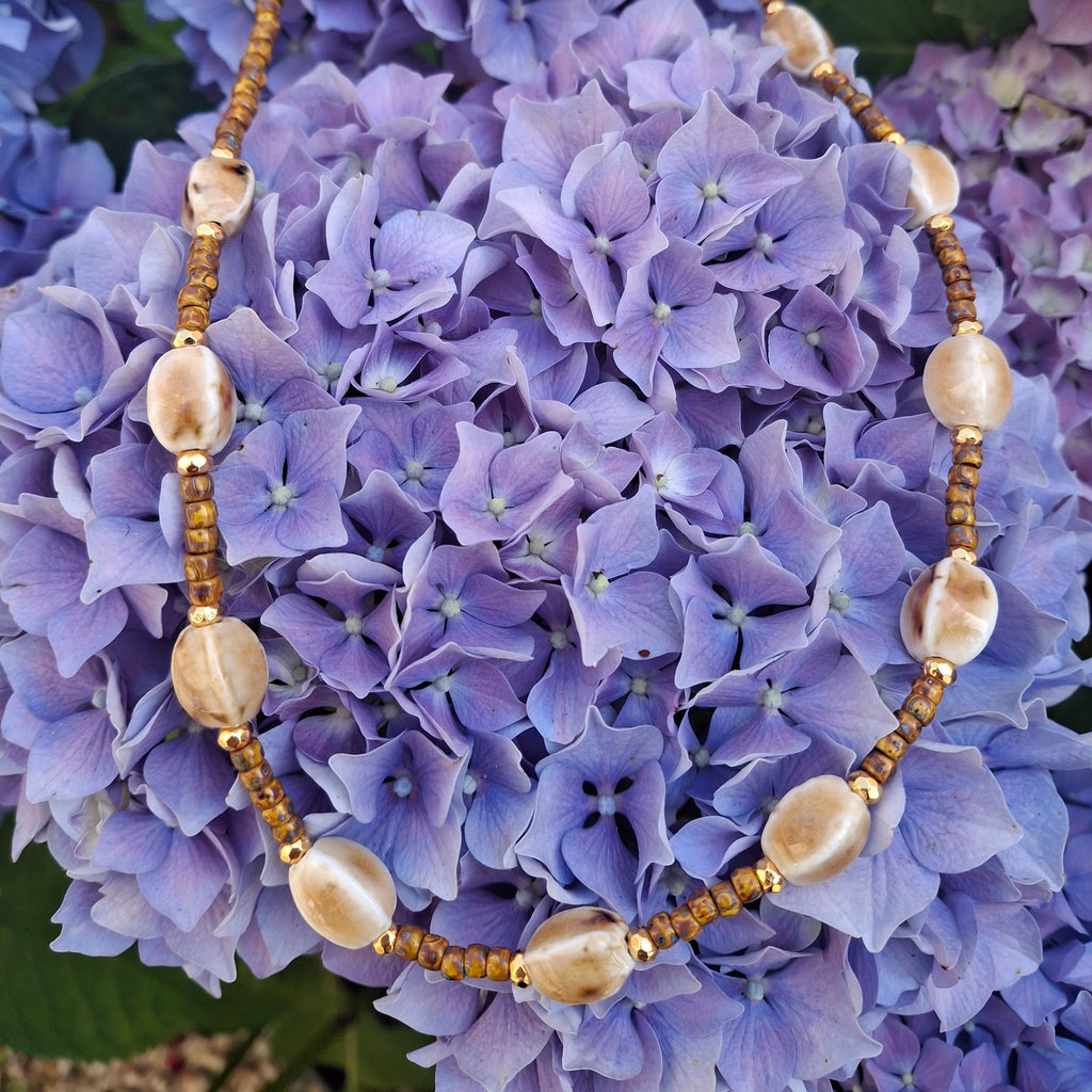 Collier Africa Beige
