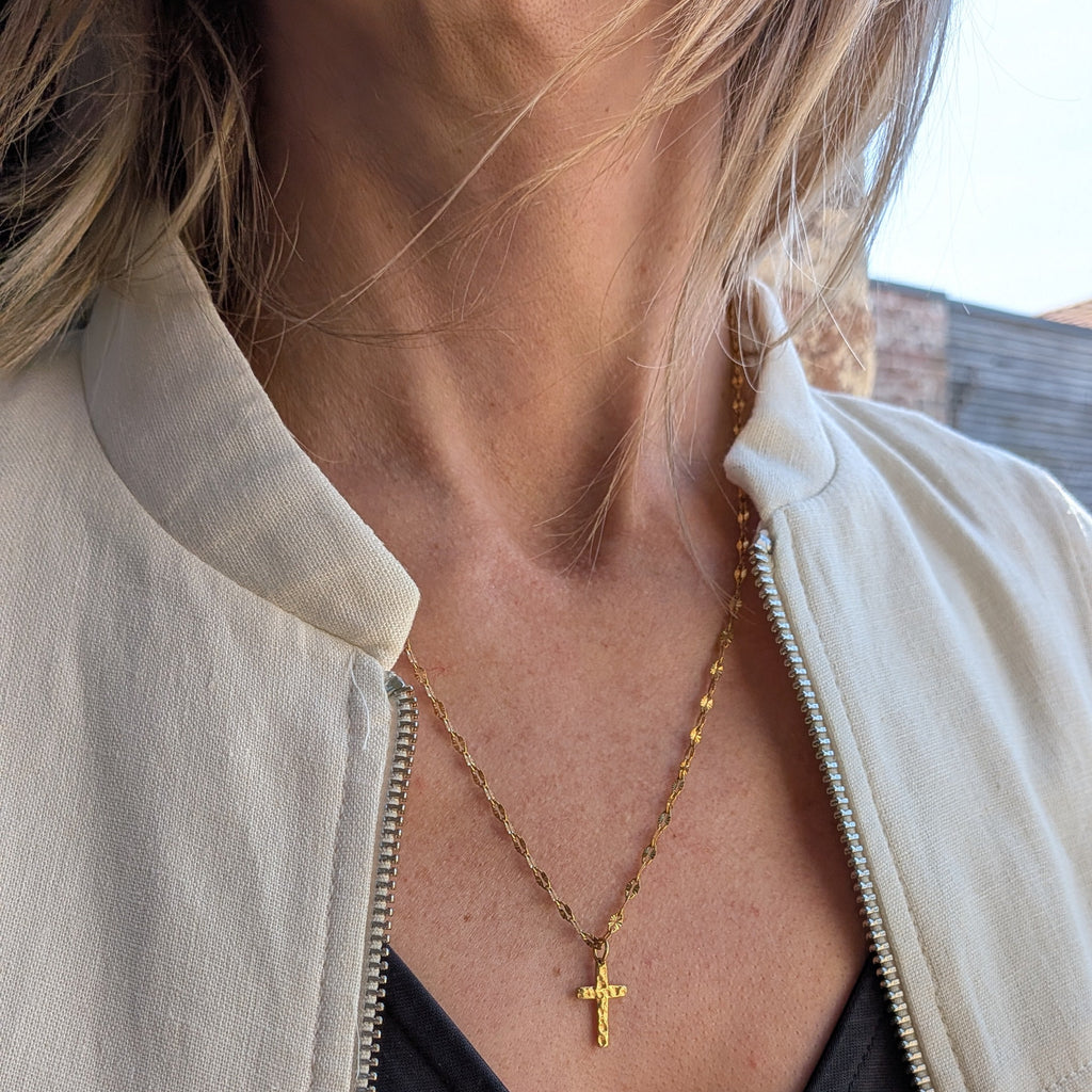 Collier Maille Croix martelée