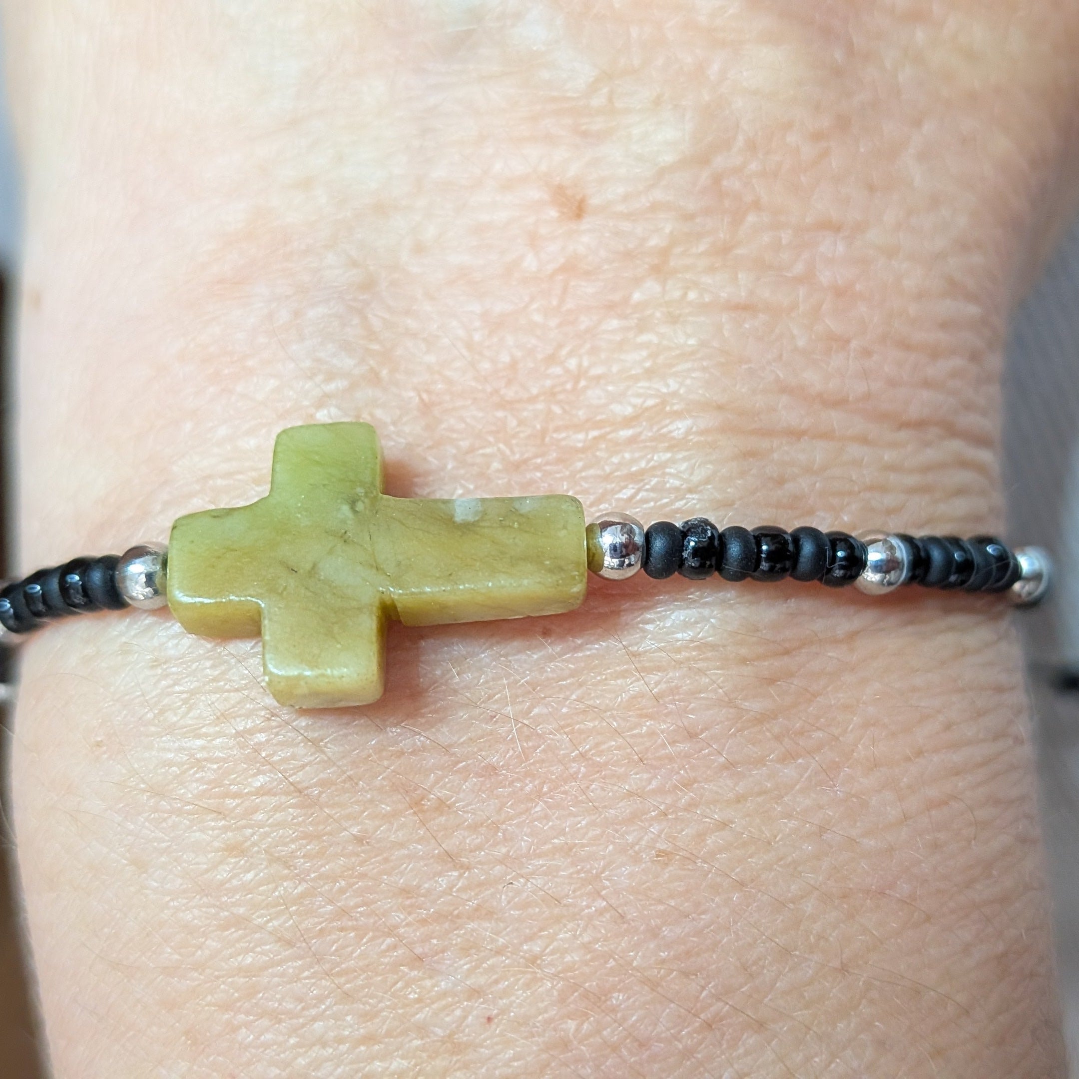 Madonna Noir Argent Croix Verte