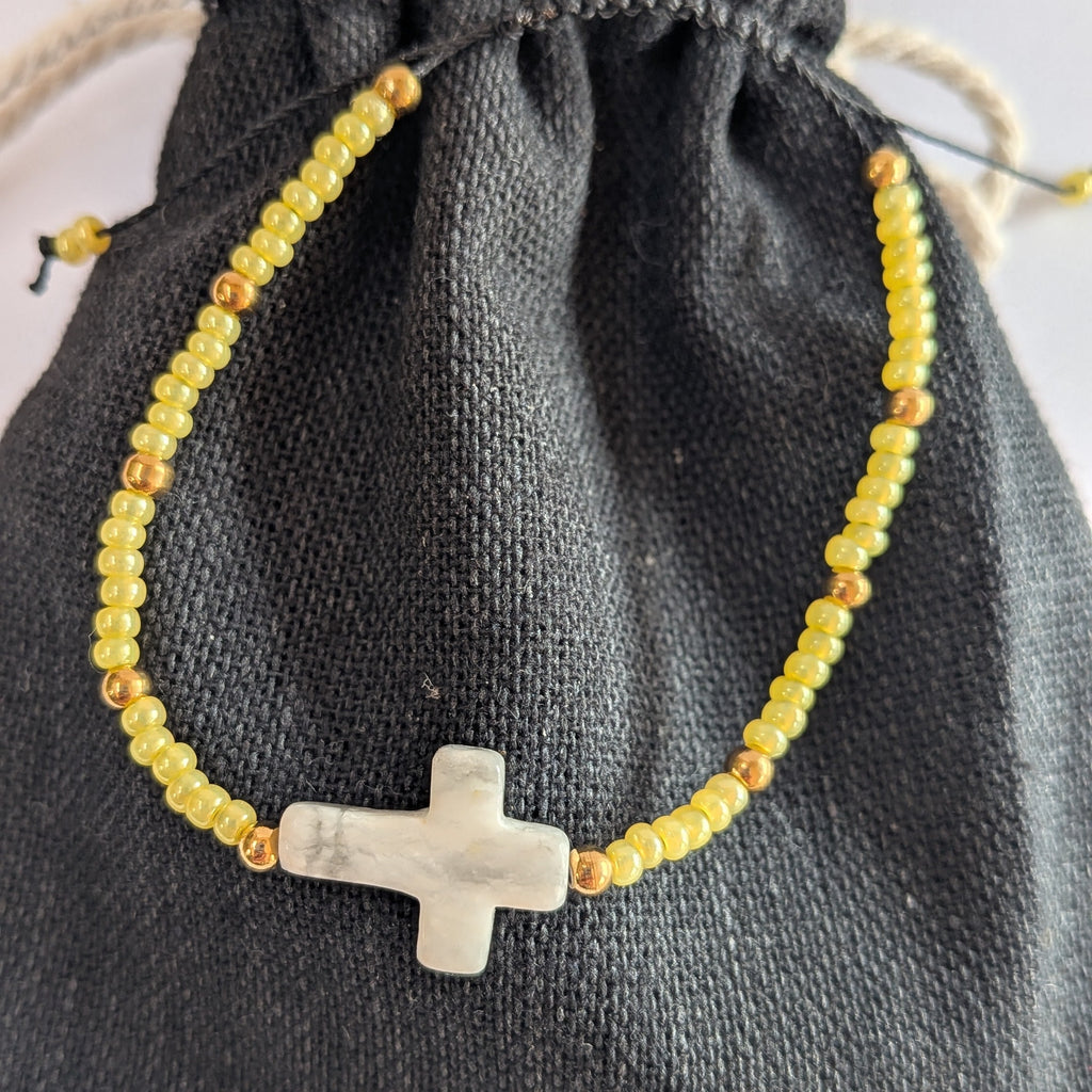 Madonna Jaune Doré Croix Marbrée Blanche