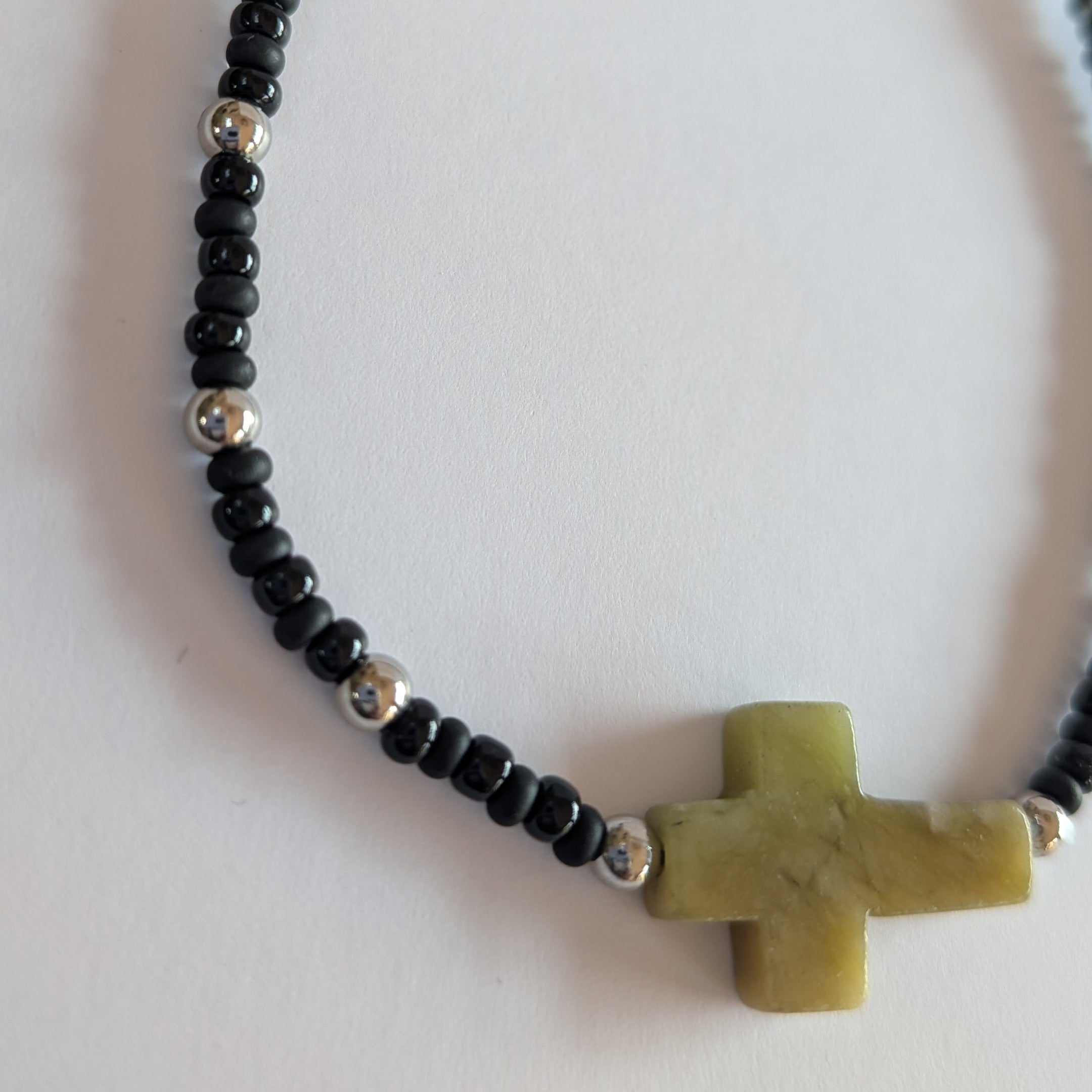 Madonna Noir Argent Croix Verte
