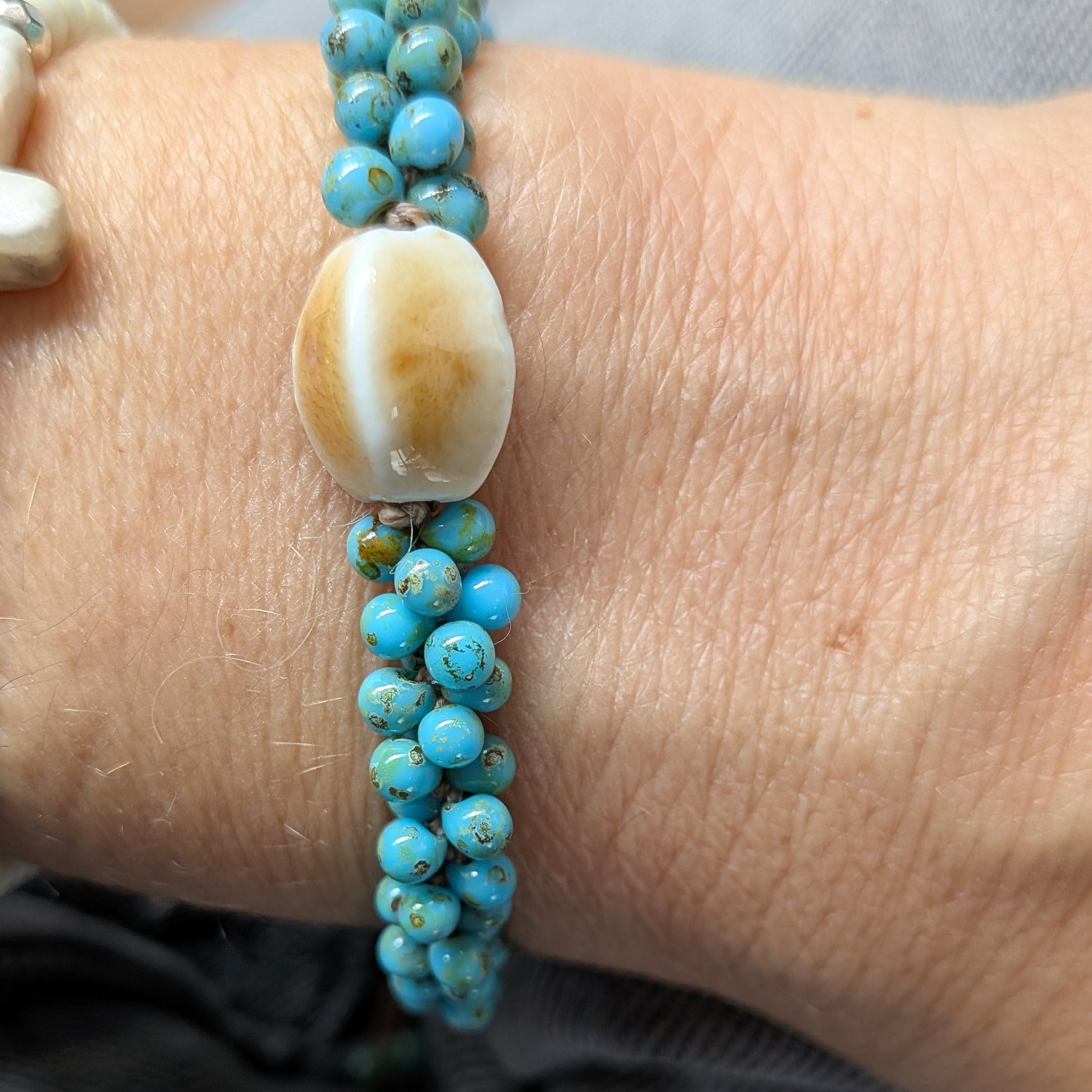 Vorik Turquoise & Beige