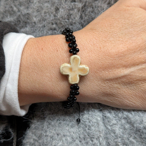 Skadi Cross Noir et croix beige