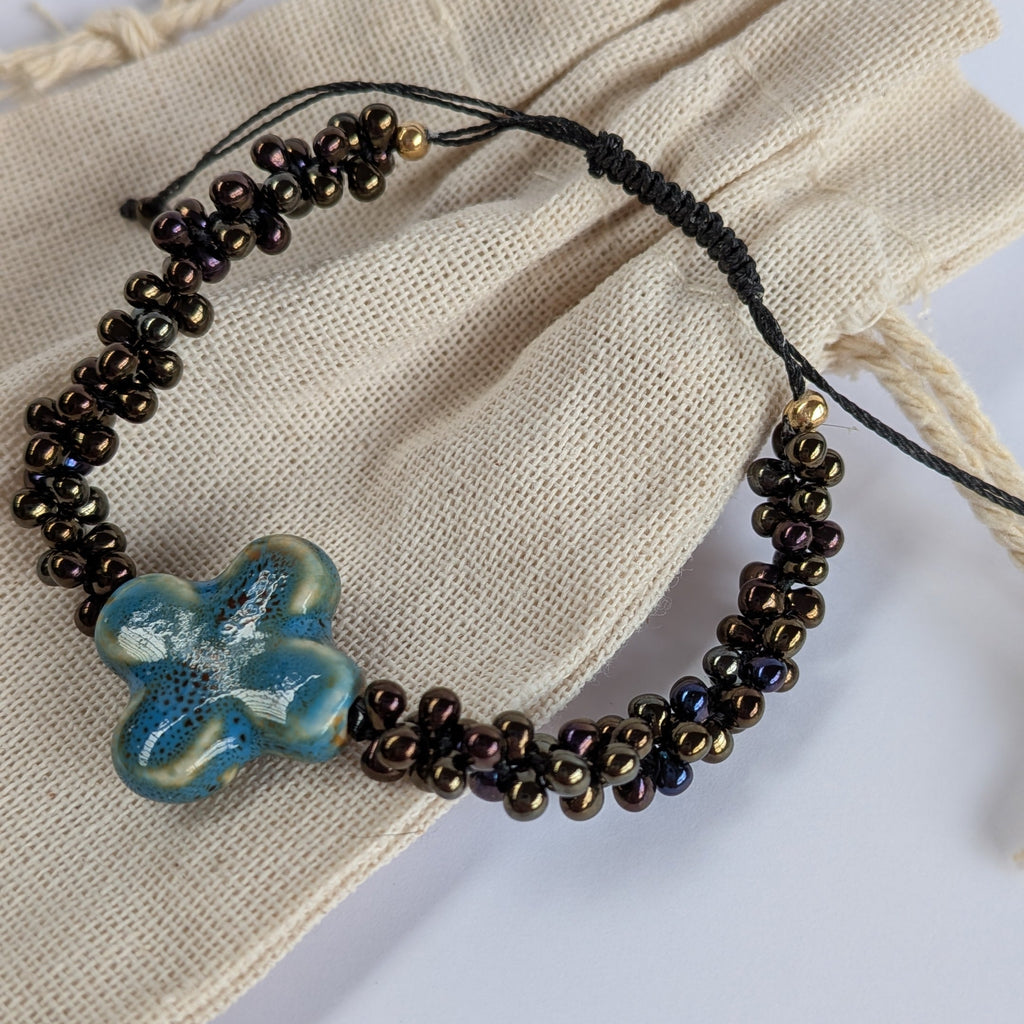 Skadi cross croix bleu et irisé